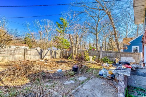 22 Rockaway Trl, Panamoka NY  11961-2262 exterior