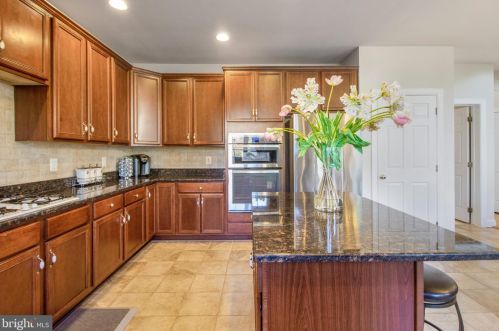 5312 Kernstown Ct, Haymarket VA  20169-4504 exterior