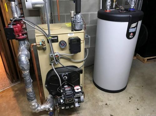 131 Pollys Ln, Uncasville CT  06382-1436 exterior