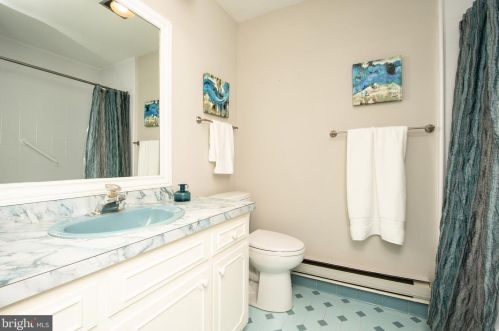 20557 Gleedsville Rd, Leesburg VA 20175-6532 exterior