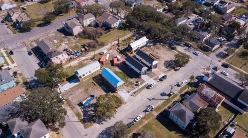 1224 32 St, Galveston TX 77550-6823 exterior