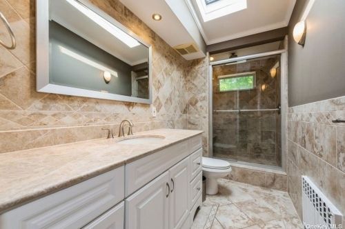 2493 7th Ave, Hempstead NY  11554-3325 exterior