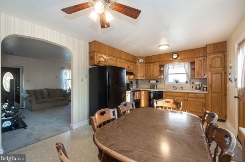 909 Sycamore Dr, Lansdale PA 19446-1722 exterior