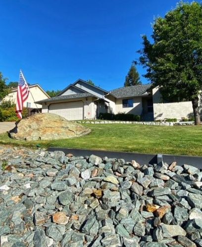 855 Live Oak Dr, Angels Camp, CA 95222-9804