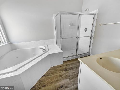 2449 Sugar Mill Way, Herndon VA  20171-3069 exterior