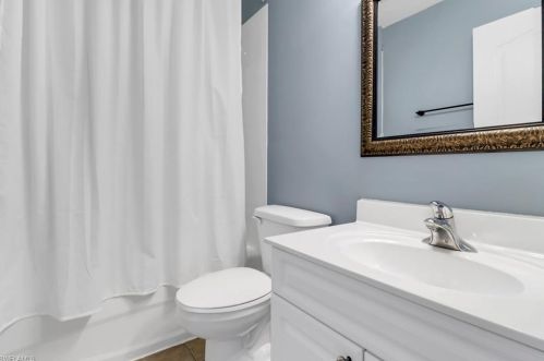 2042 Morning Sun Ln, Naples FL 34119-3323 exterior