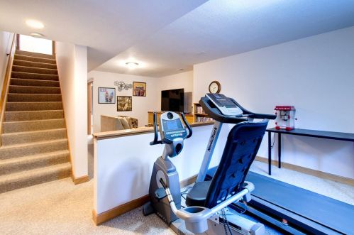2410 Brogan Dr, Waterford MN  55057-3270 exterior
