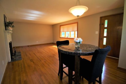 434 Long Dr, Pittsburgh, PA 15241-2007