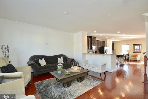 1792 Rockledge Ter, Woodbridge VA  22192-2508 exterior