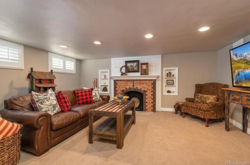 2052 Krameria St, Denver CO 80220-5992 exterior