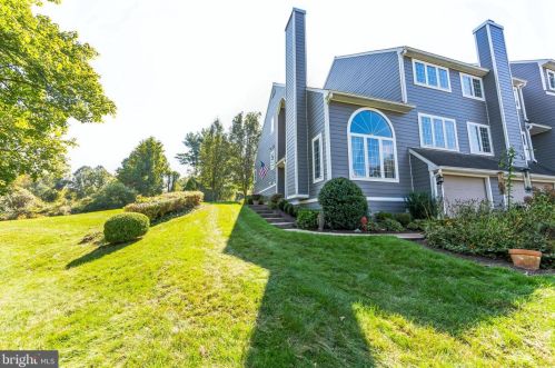 301 Village Ln, Chadds Ford, PA 19317-9397