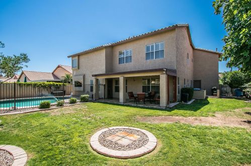 1434 Spur Ave, Gilbert AZ  85296-1946 exterior