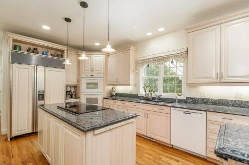 35 Roast Meat Hill Rd, Deep River CT  06419-1425 exterior