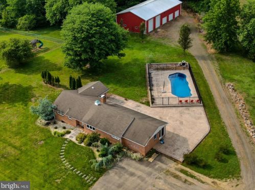 121 Chesterfield Arneytown Rd, North Hanover, NJ 08562-2025
