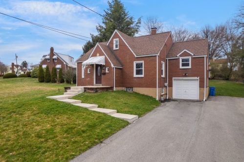 121 Rodgers Dr, New Kensington, PA 15068-3125