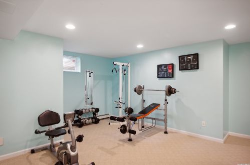 8 Raffaella Dr, Eastport NY  11941-1446 exterior