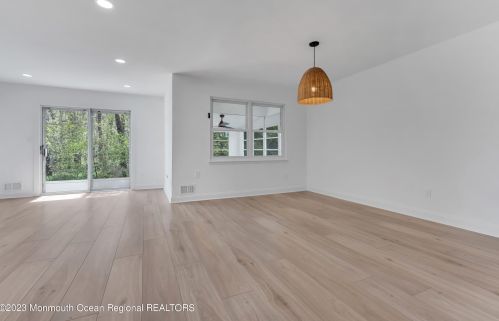 16 Jetty Ct, Bricktown NJ  08723-7225 exterior