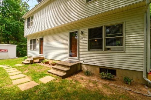 394 Bemis Rd, West Brookfield, MA 01585-6018