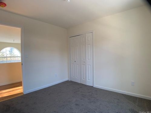 34 Picadilly Cir, Rock Hill NY  12775-6406 exterior