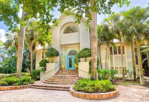 1323 Seaspray Ln, Sanibel, FL 33957-2620