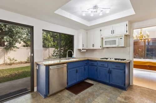 22301 Chestnut Ln, El Toro CA  92630-4306 exterior