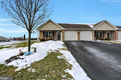 318 Franklin Way, Lees Cross Roads, PA 17257-7938