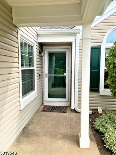 374 Finch Ln, Bedminster NJ  07921-1920 exterior