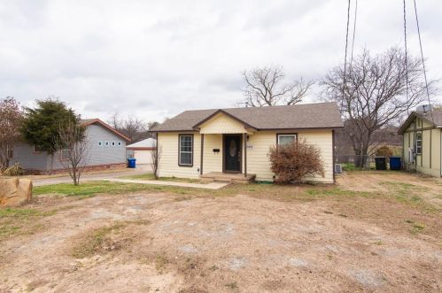 1605 Baxley St, Carrollton, TX 75006-6043