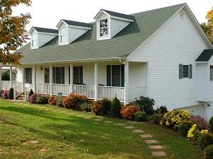 2446 Twin Lake Dr, Bedford, VA 24523-6585