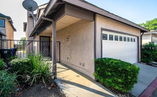 1321 Stonegate Ln, San Bernardino, CA 92407-2945