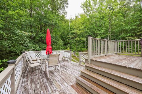 91 Hamwoods Rd, Alton NH  03809-5038 exterior