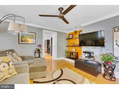 540 Belgrade St, Philadelphia, PA 19125-2728
