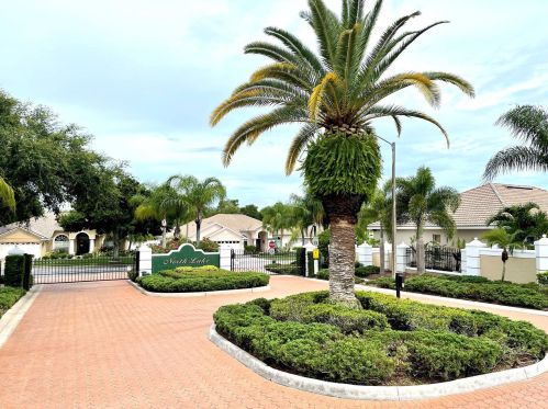 609 Salt Lake Dr, Tarpon Springs, FL 34689-5261