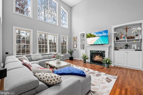 7305 Laurel Creek Ct, Springfield VA  22150-4912 exterior