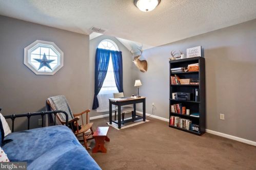 52 Oak Crest Dr, Richmond National Battlefiel VA  22835-1579 exterior