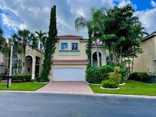 15658 16th St, Hollywood, FL 33027-2345