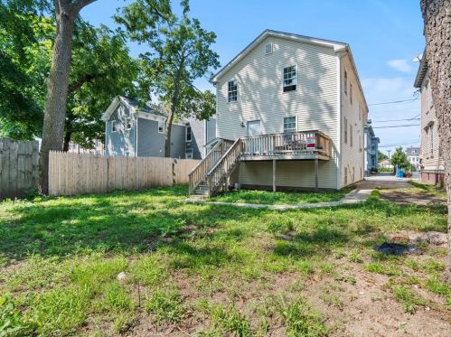 20 Cromwell St, Providence RI 02907-2502 exterior