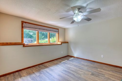 5078 Arrowhead Rd, Duluth MN 55811-1453 exterior