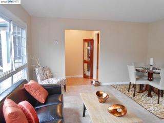2479 Taylor Ave, Oakland, CA 94605-4834