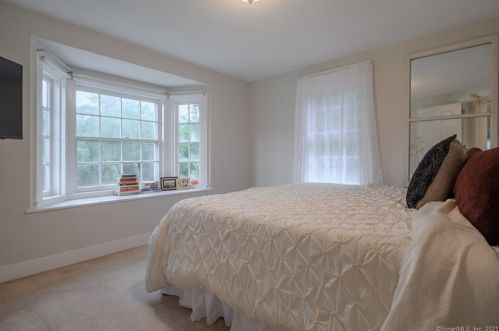 48 Riverside Rd, Sandy Hook CT  06482-1213 exterior