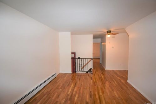 257 Swinton Ave, Bronx NY  10465-3221 exterior