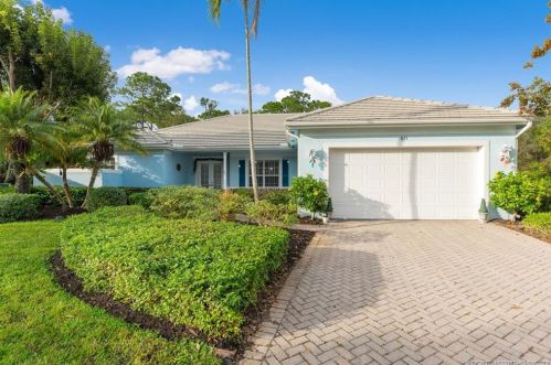 671 Long Lake Ct, Palm City, FL 34990-2052