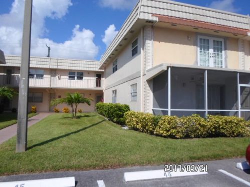 695 Saxony O, Delray Beach FL  33446-1045 exterior