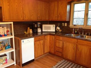 153 Wetherell St, Manchester CT  06040-6409 exterior