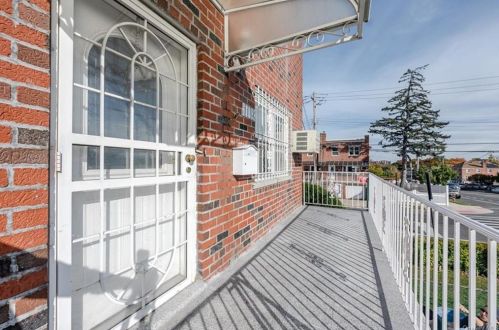 1143 Allerton Ave, Bronx, NY 10469-5316