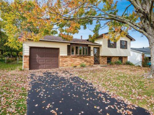 3263 Tareyton Dr, Darbydale, OH 43123-1838