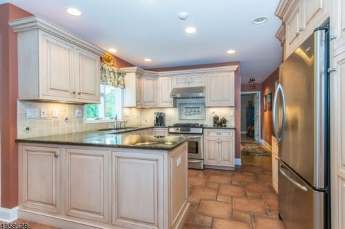 4 Roberts Rd, Dover NJ  07869-3475 exterior