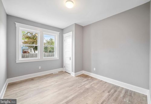 430 Manor Rd, Beverly NJ  08010-1028 exterior