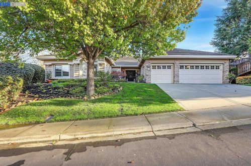 51 Torino Ct, Danville, CA 94526-1930