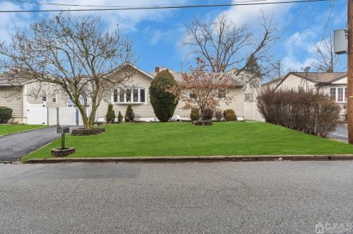 105 Chestnut St, Avenel, NJ 07001-2111